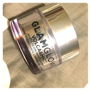 BNIB Glamglow moisturizer never full size